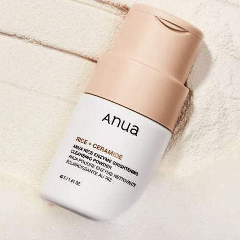 Pulbere de curățare cu enzime de orez de la Anua, ideală pentru pielea obosită și lipsită de strălucire. Brightening natural, fără iritații, în doar câteva secunde.